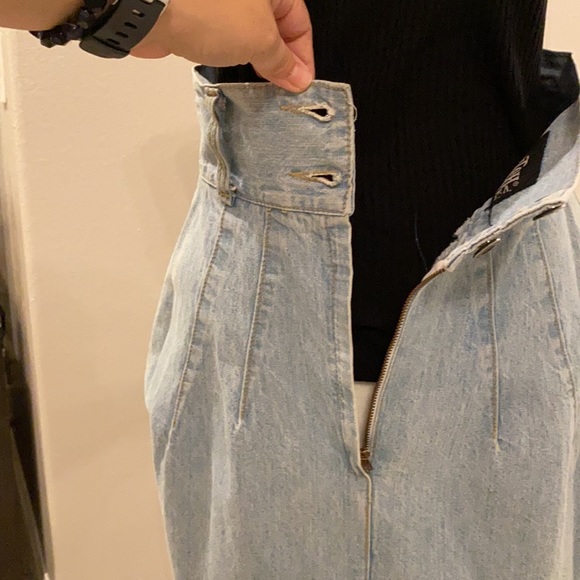 Denim Skirt-front slit- high waisted - Picture 7 of 10